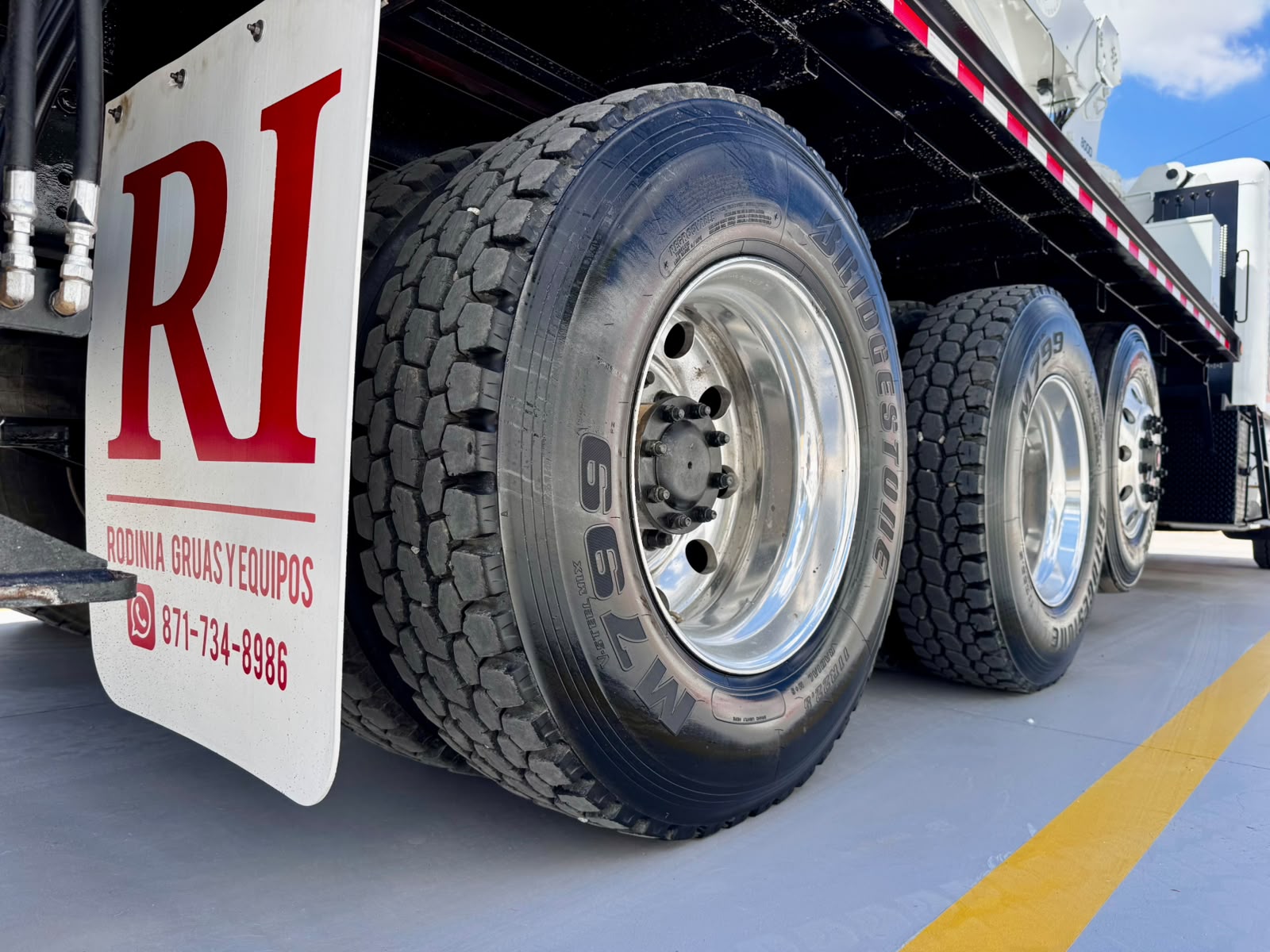 GRUA TITAN NATIONAL 800D DE 23 TON EN PETERBILT 2015_16