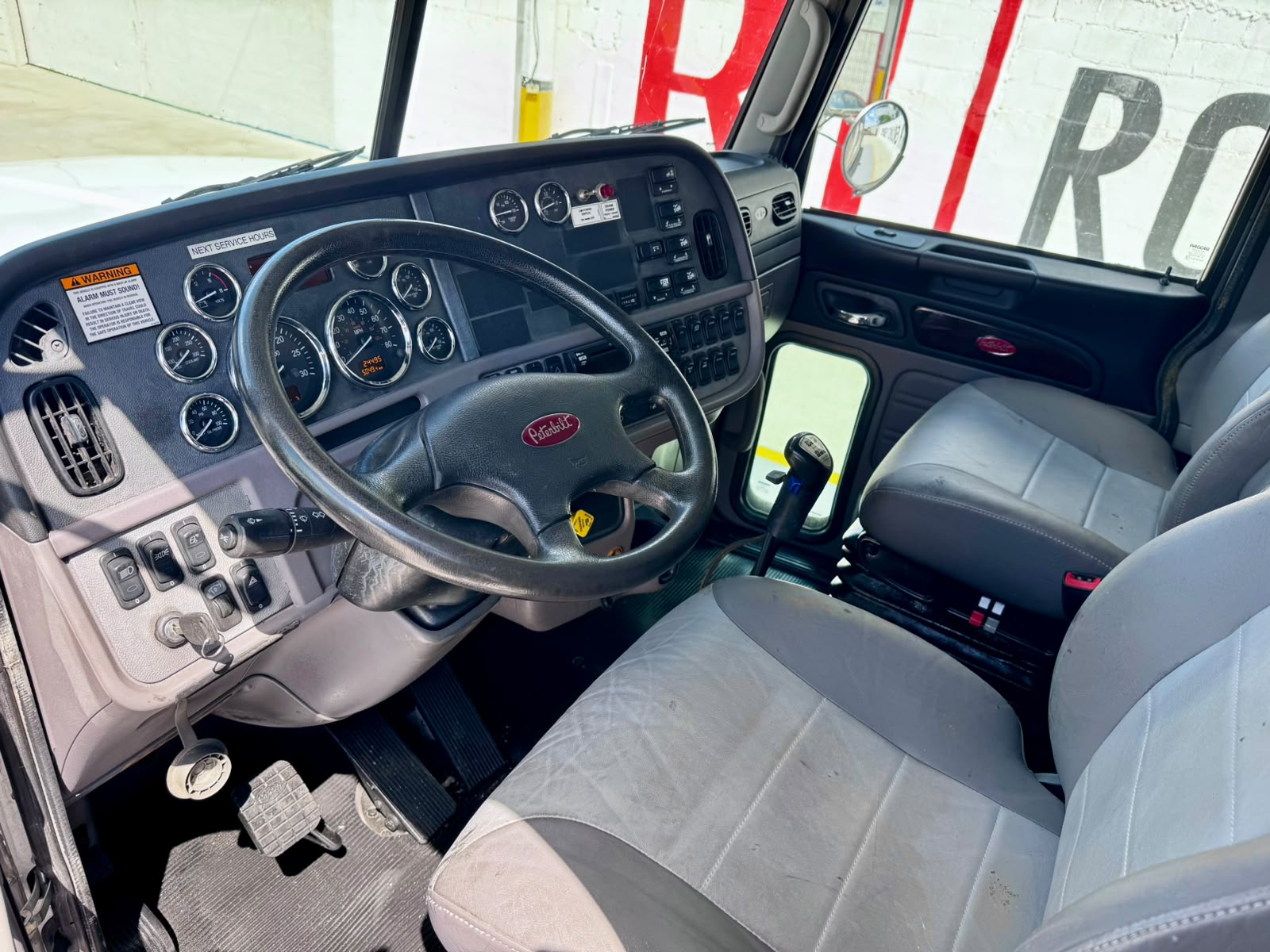 GRUA TITAN NATIONAL 800D DE 23 TON EN PETERBILT 2015_17